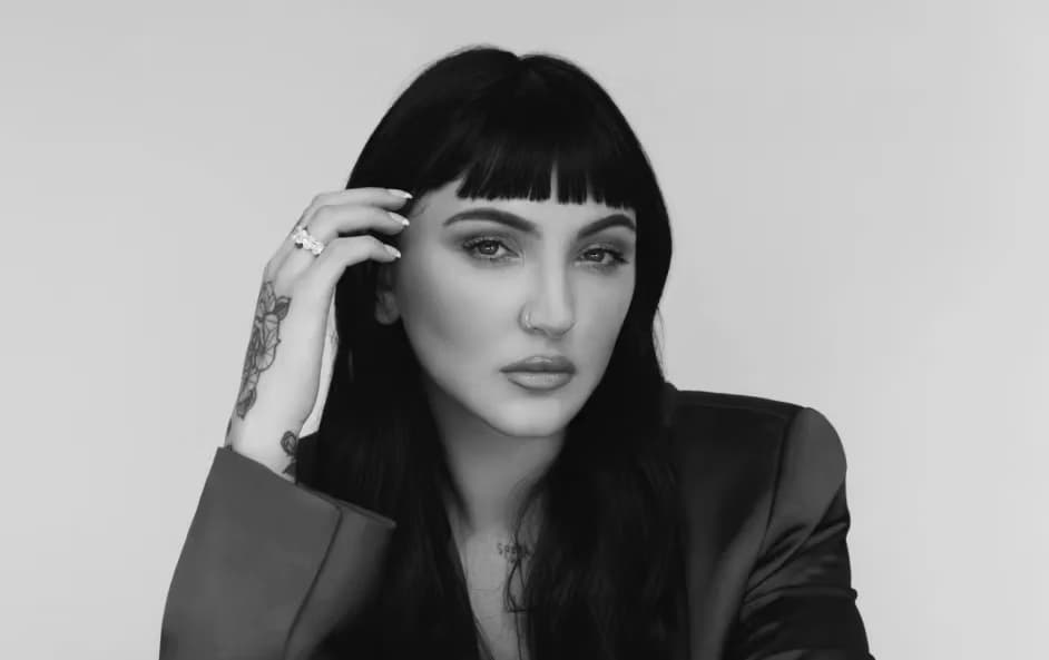 Julia Michaels